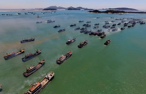 Tàu cá Trung Quốc. Ảnh: Tân Hoa Xã