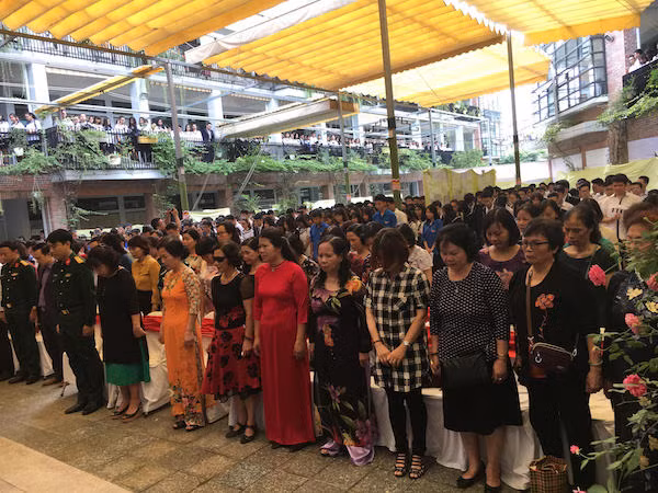 Phút tưởng niệm người thầy đáng kính Văn Như Cương