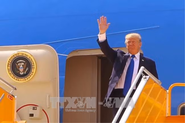 Tổng thống Donald Trump cho rằng Hoa Kỳ có thể đóng vai trò “trung gian, hòa giải” trong các tranh chấp ở Biển Đông. (Ảnh: TTXVN)