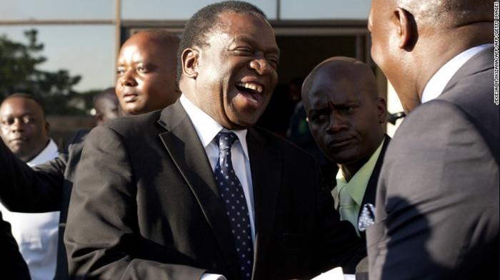 Cựu Phó Tổng thống Zimbabwe Emmerson Mnangagwa (Ảnh: CNN) Cựu Phó Tổng thống Zimbabwe Emmerson Mnangagwa (Ảnh: CNN)