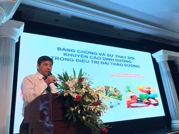 Tiến sĩ, Bác sĩ Lâm Văn Hoàng cập nhật các mô hình dinh dưỡng trong điều trị cho bệnh nhân đái tháo đường Tiến sĩ, Bác sĩ Lâm Văn Hoàng cập nhật các mô hình dinh dưỡng trong điều trị cho bệnh nhân đái tháo đường