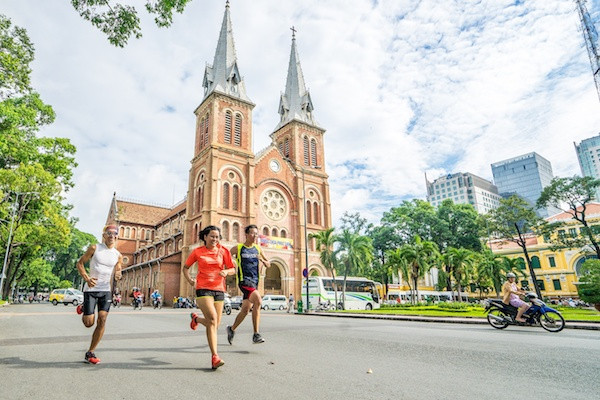 Chỉ còn ít ngày nữa, giải Marathon Quốc tế Thành phố Hồ Chí Minh Techcombank 2017 sẽ chính thức diễn ra trên những cung đường đẹp nhất của thành phố. Chỉ còn ít ngày nữa, giải Marathon Quốc tế Thành phố Hồ Chí Minh Techcombank 2017 sẽ chính thức diễn ra trên những cung đường đẹp nhất của thành phố.