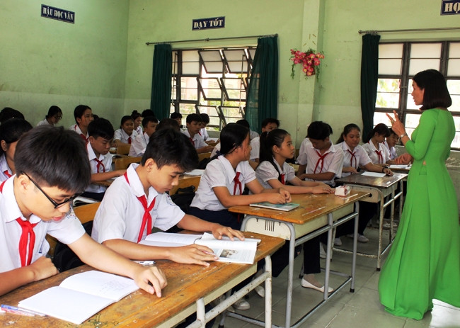 Tăng lương giáo viên chưa phải là giải pháp triệt để giúp nâng cao chất lượng giáo dục. (Ảnh minh họa: Nhandan.com.vn)