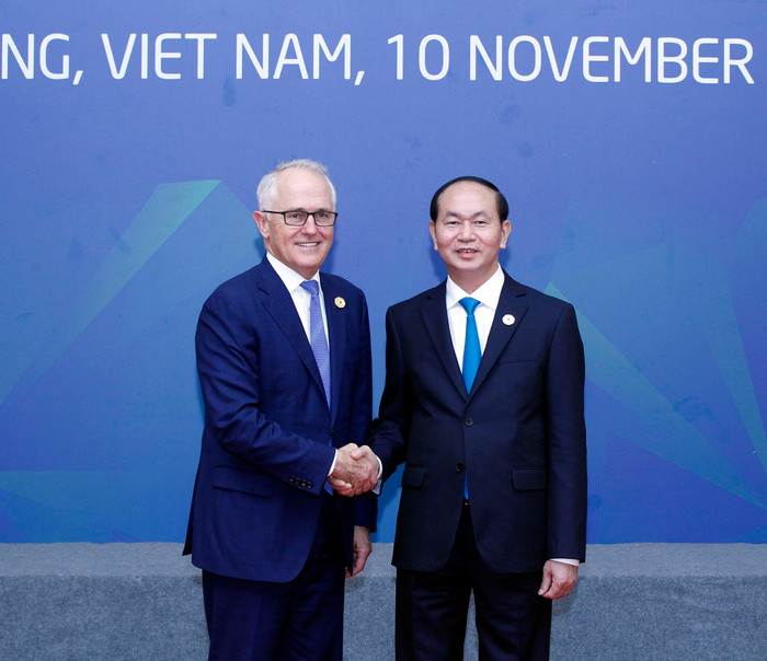 Chủ tịch nước Trần Đại Quang đón Thủ tướng Australia Malcolm Turnbull. Chủ tịch nước Trần Đại Quang đón Thủ tướng Australia Malcolm Turnbull.