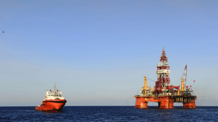 Giàn khoan CNOOC 981 của Trung Quốc trên biển Đông - Ảnh: Tân Hoa xã Giàn khoan CNOOC 981 của Trung Quốc trên biển Đông - Ảnh: Tân Hoa xã