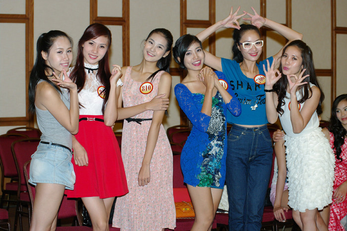 Phút nghỉ ngơi tinh nghịch của các người đẹp.