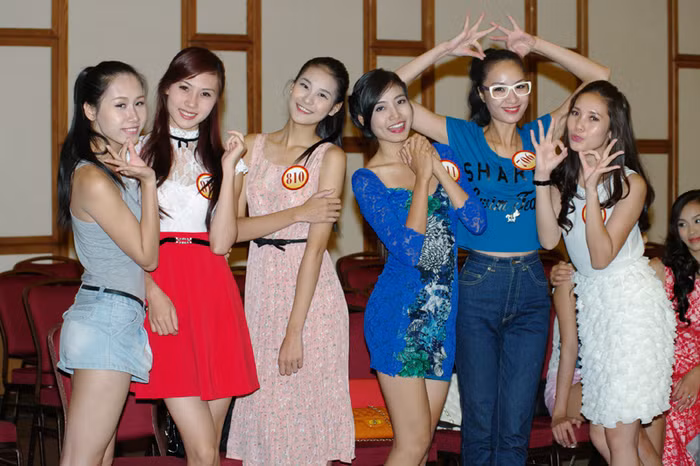 Phút nghỉ ngơi tinh nghịch của các người đẹp.
