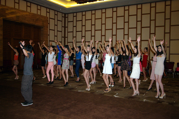 Vì vậy, các thí sinh dành phần lớn thời gian tập luyện cho đêm chung kết.