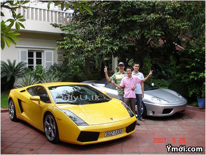 Xe siêu sang và chủ nhân...siêu nhí nhố. Xe siêu sang và chủ nhân...siêu nhí nhố.