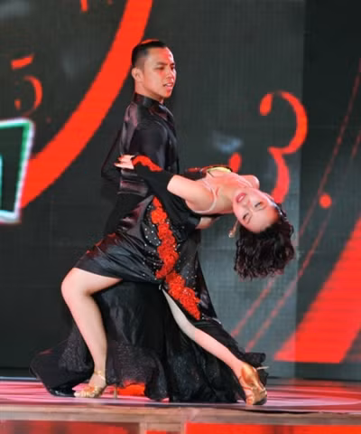Anh chia sẻ thêm: Còn những câu hỏi của Chí Anh trong liveshow thứ tư hoàn toàn mang tính chất hỏi thăm chứ không hề có ý nghi ngờ gì về việc Minh Hằng có bị thương hay không. (Theo VTC News)