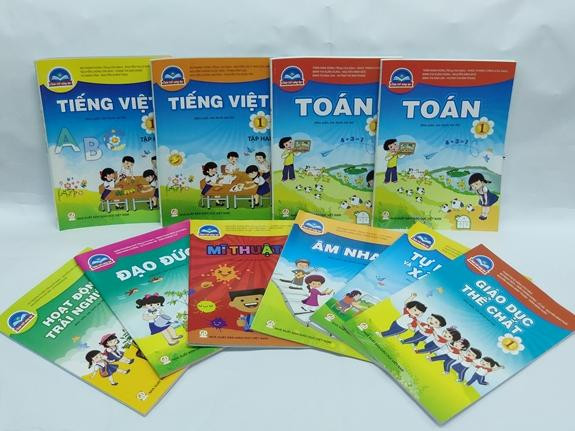 Nên thực hiện chọn sách giáo khoa như thế nào? (Ảnh minh họa: Qdnd.vn) Nên thực hiện chọn sách giáo khoa như thế nào? (Ảnh minh họa: Qdnd.vn)
