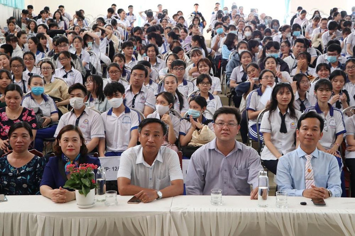 Trường Cao đẳng Nghề Ninh Thuận tổ chức buổi học trải nghiệm nghề nghiệp cho hơn 700 học sinh lớp 12 của Trường Trung học phổ thông Nguyễn Trãi. Trường Cao đẳng Nghề Ninh Thuận tổ chức buổi học trải nghiệm nghề nghiệp cho hơn 700 học sinh lớp 12 của Trường Trung học phổ thông Nguyễn Trãi.