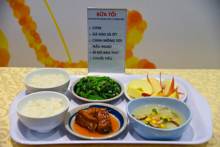 Thực đơn bữa tối do Phần mềm gợi ý được thử vị tại buổi tập huấn.