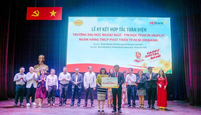 HDBank thực hiện phỏng vấn hàng trăm các em sinh viên Huflit là ứng viên cho các cơ hội viêc làm và cơ hội thực tập sinh tại HDBank HDBank thực hiện phỏng vấn hàng trăm các em sinh viên Huflit là ứng viên cho các cơ hội viêc làm và cơ hội thực tập sinh tại HDBank