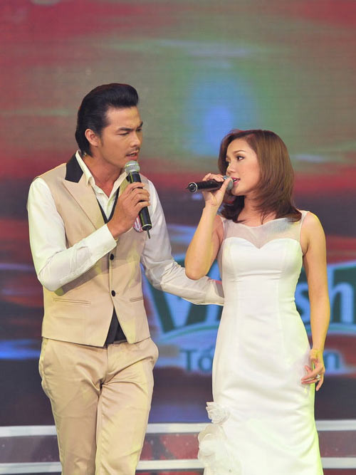 Ngọc Ngoan cùng với Ngọc Anh ở sân chơi Cặp đôi hoàn hảo Ngọc Ngoan cùng với Ngọc Anh ở sân chơi Cặp đôi hoàn hảo