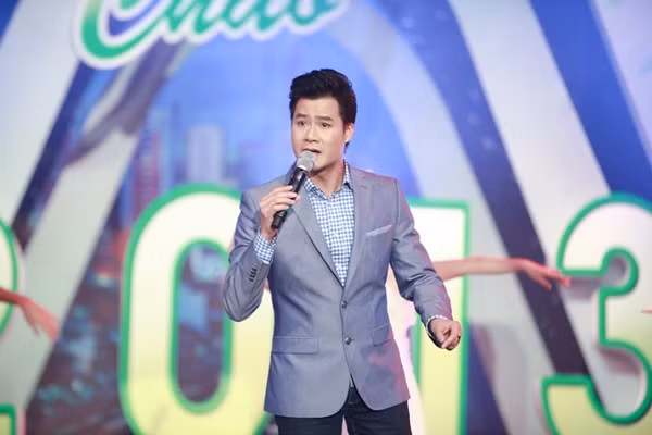Quang Dũng tái ngộ khán giả truyền hình qua hai ca khúc "Cảm ơn một đóa xuân ngời" và "Dạ khúc cho tình nhân"