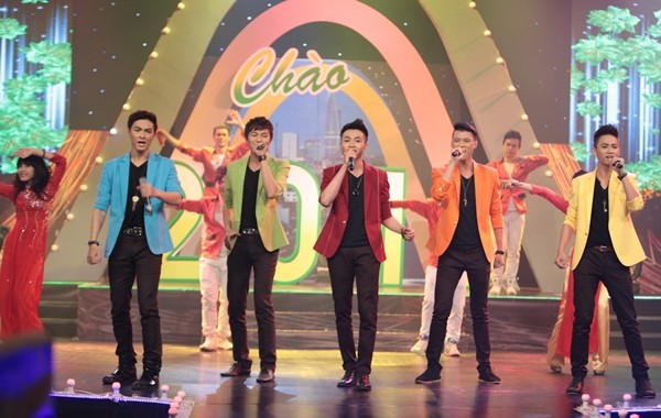 Nhóm G.star mở màn đêm nhạc với "Rock xuân sang" Nhóm G.star mở màn đêm nhạc với "Rock xuân sang"