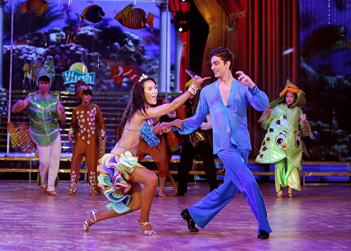 Về phần biểu diễn của Anh Thư, Chí Anh nhận xét: “Anh Thư đã chọn vũ điệu samba và tôi nhìn thấy được chất hoang dã của Anh Thư trong điệu nhảy.” Về phần biểu diễn của Anh Thư, Chí Anh nhận xét: “Anh Thư đã chọn vũ điệu samba và tôi nhìn thấy được chất hoang dã của Anh Thư trong điệu nhảy.”