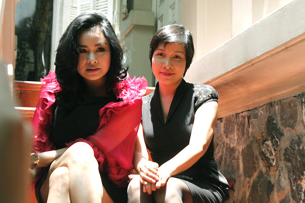 "Tôi có 1 thói quen nếu mặc quần áo mới quá sẽ lúng túng. Nếu phải lựa chọn giữa một bộ quần áo để tự tin hát và 1 bộ quần áo đánh vào thì hiếu nhìn của khán giả thì đương nhiên, tôi sẽ chọn bộ đồ khiến bản thân tự tin hát rồi" "Tôi có 1 thói quen nếu mặc quần áo mới quá sẽ lúng túng. Nếu phải lựa chọn giữa một bộ quần áo để tự tin hát và 1 bộ quần áo đánh vào thì hiếu nhìn của khán giả thì đương nhiên, tôi sẽ chọn bộ đồ khiến bản thân tự tin hát rồi"