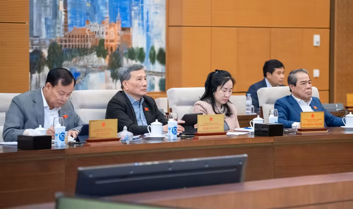 Các đại biểu tại Phiên họp.