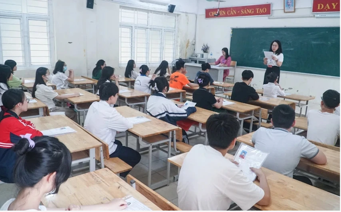 Thủ tướng yêu cầu các địa phương hoàn thành việc công bố phương án tuyển sinh trung học cơ sở, tuyển sinh trung học phổ thông năm học 2025 - 2026 trong tháng 02 năm 2025 để học sinh, giáo viên và các nhà trường, các cơ sở giáo dục phổ thông chủ động chuẩn bị cho công tác tuyển sinh. Thủ tướng yêu cầu các địa phương hoàn thành việc công bố phương án tuyển sinh trung học cơ sở, tuyển sinh trung học phổ thông năm học 2025 - 2026 trong tháng 02 năm 2025 để học sinh, giáo viên và các nhà trường, các cơ sở giáo dục phổ thông chủ động chuẩn bị cho công tác tuyển sinh.