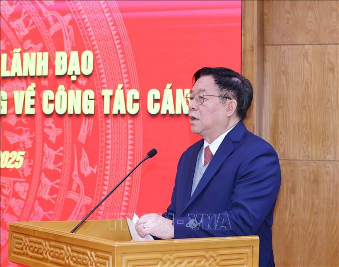 Đồng chí Nguyễn Trọng Nghĩa, Uỷ viên Bộ Chính trị, Bí thư Trung ương Đảng, Trưởng Ban Tuyên giáo và Dân vận Trung ương phát biểu chỉ đạo Hội nghị. Ảnh: Phương Hoa/TTXVN Đồng chí Nguyễn Trọng Nghĩa, Uỷ viên Bộ Chính trị, Bí thư Trung ương Đảng, Trưởng Ban Tuyên giáo và Dân vận Trung ương phát biểu chỉ đạo Hội nghị. Ảnh: Phương Hoa/TTXVN