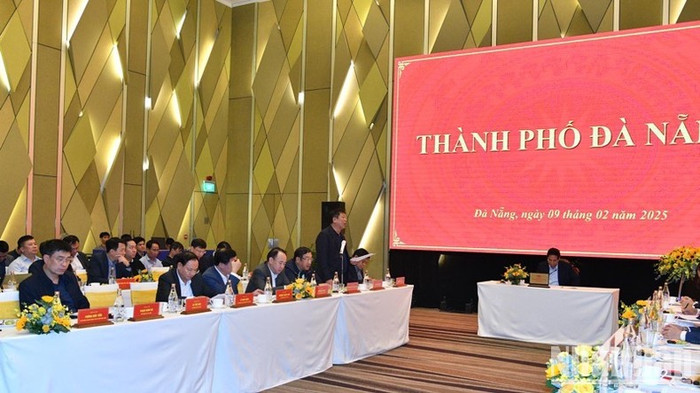 Bộ trưởng Giao thông vận tải Trần Hồng Minh phát biểu ý kiến tại cuộc làm việc. (Ảnh: Thanh Giang) Bộ trưởng Giao thông vận tải Trần Hồng Minh phát biểu ý kiến tại cuộc làm việc. (Ảnh: Thanh Giang)