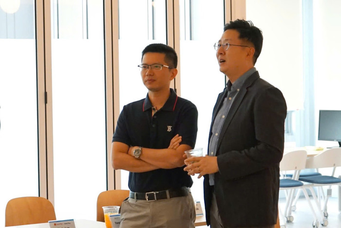 Ông Lê Việt Hòa - Giám đốc Công ty VTC Online, và ông Kim Min Woo - CEO & Founder Công ty Hodoo Labs - Công ty sáng lập ứng dụng Betia English. Ông Lê Việt Hòa - Giám đốc Công ty VTC Online, và ông Kim Min Woo - CEO & Founder Công ty Hodoo Labs - Công ty sáng lập ứng dụng Betia English.