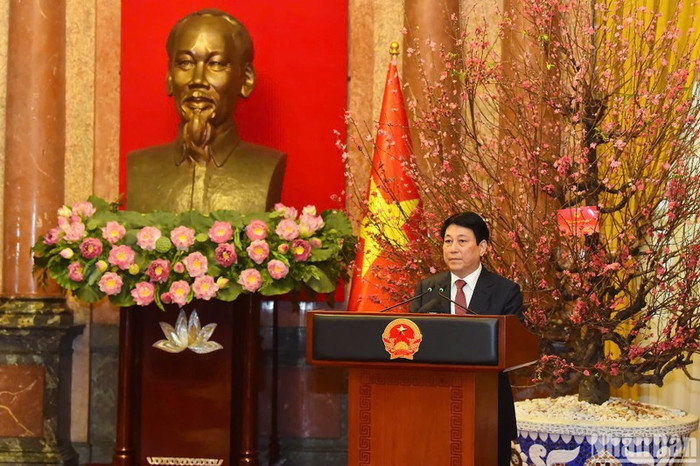 Chủ tịch nước Lương Cường gặp mặt đầu Xuân và giao nhiệm vụ Văn phòng Chủ tịch nước. Chủ tịch nước Lương Cường gặp mặt đầu Xuân và giao nhiệm vụ Văn phòng Chủ tịch nước.