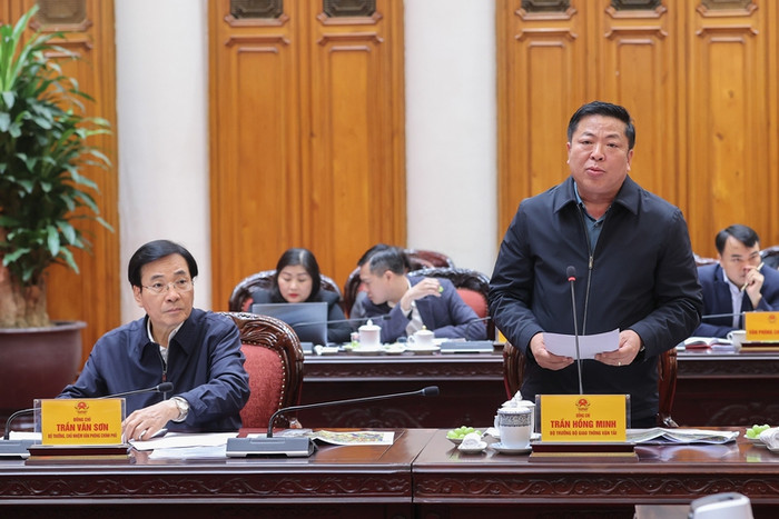 Bộ trưởng Bộ Giao thông vận tải Trần Hồng Minh phát biểu tại cuộc họp. Ảnh: VGP/Nhật Bắc Bộ trưởng Bộ Giao thông vận tải Trần Hồng Minh phát biểu tại cuộc họp. Ảnh: VGP/Nhật Bắc