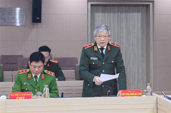 Thiếu tướng Hoàng Anh Tuyên, Phó Chánh Văn phòng, Người phát ngôn Bộ Công an thông tin về việc triển khai Nghị định của Chính phủ quy định về chức năng, nhiệm vụ, quyền hạn và cơ cấu tổ chức mới của Bộ Công an. Ảnh: BCA