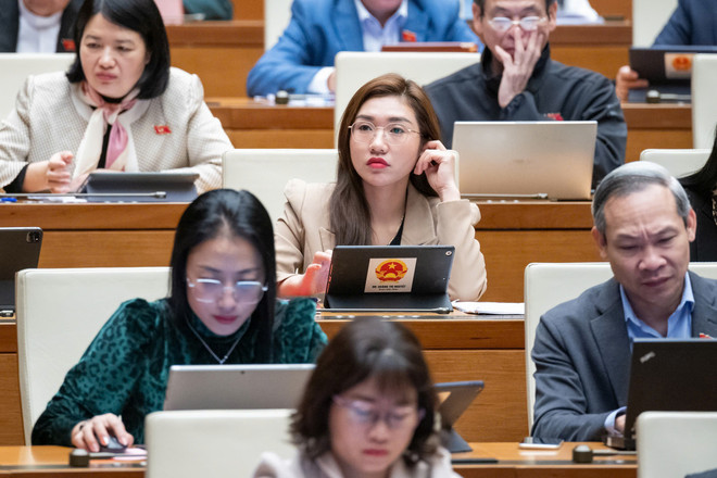 Các đại biểu tham gia thảo luận tại hội trường. (Ảnh: QH/Vietnam+) Các đại biểu tham gia thảo luận tại hội trường. (Ảnh: QH/Vietnam+)