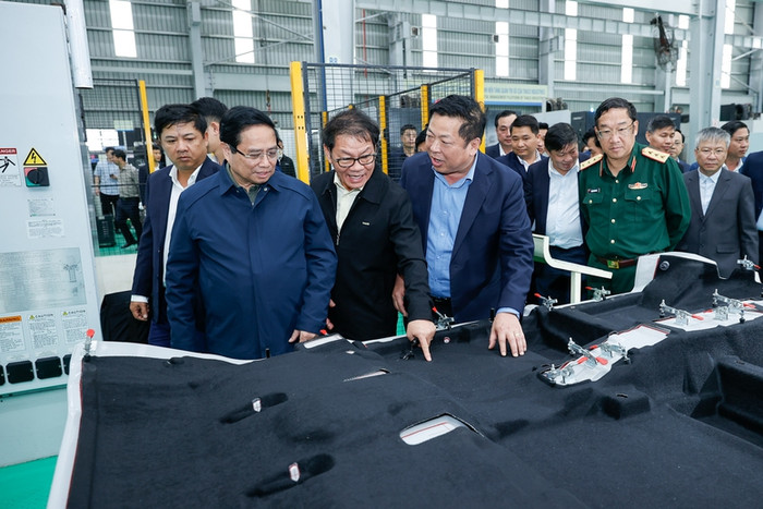 Thủ tướng khảo sát tại Tập đoàn THACO. Ảnh: VGP/Nhật Bắc Thủ tướng khảo sát tại Tập đoàn THACO. Ảnh: VGP/Nhật Bắc
