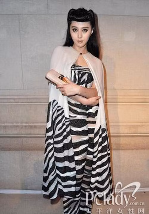 Sành điệu với váy họa tiết ngựa vằn tại Paris Fashion Week 2012