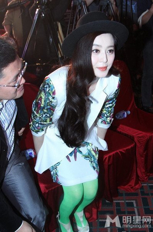 Đầy phong cách với trang phục của Ground Zero Đầy phong cách với trang phục của Ground Zero