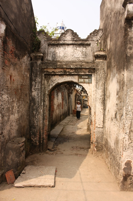 Cổng vào một ngõ xóm của làng cổ Cự Cổng vào một ngõ xóm của làng cổ Cự