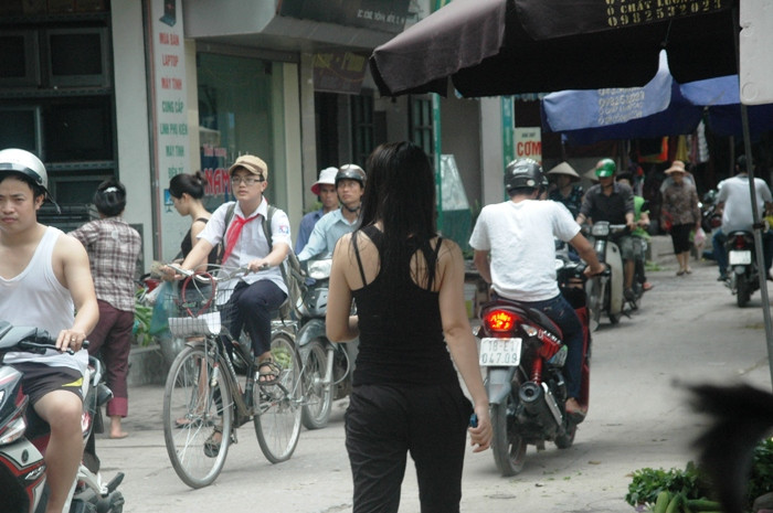 Áo ba lỗ bó sát, mặc rất mát trong mùa hè.