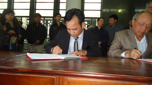 Quang tèo viết lời chia tay.