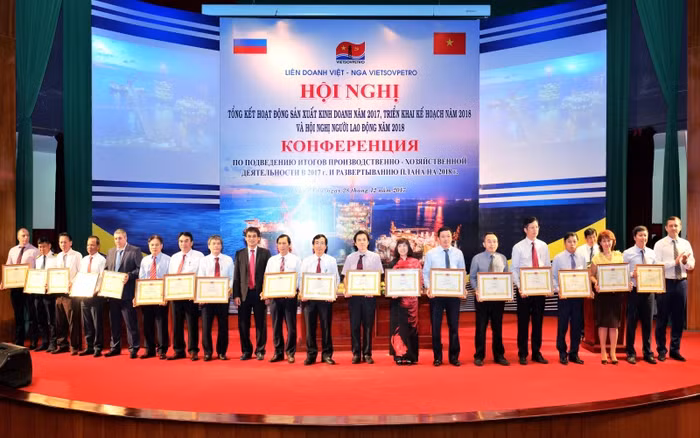 Vietsovpetro khởi công chế tạo khối thượng tầng Giàn khai thác CTC1-WHP ảnh 3 Vietsovpetro khởi công chế tạo khối thượng tầng Giàn khai thác CTC1-WHP ảnh 3