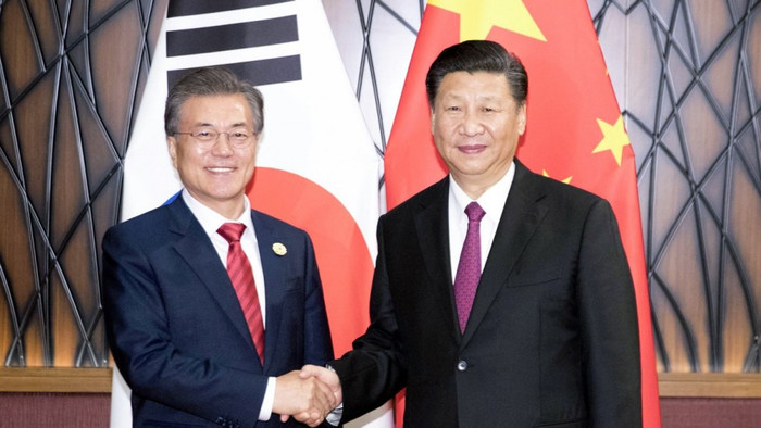 Tổng thống Hàn Quốc Moon Jae-in và Chủ tịch Trung Quốc Tập Cận Bình (Ảnh: AP) Tổng thống Hàn Quốc Moon Jae-in và Chủ tịch Trung Quốc Tập Cận Bình (Ảnh: AP)