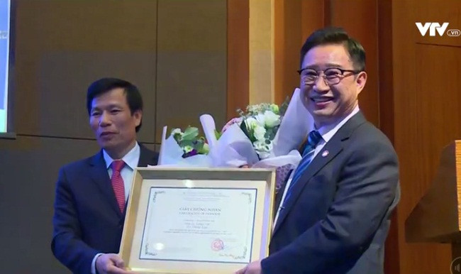 Ông Lý Xương Căn (phải) - hậu duệ đời thứ 31 của vua Lý Thái Tổ trở thành đại sứ du lịch Việt Nam tại Hàn Quốc Ông Lý Xương Căn (phải) - hậu duệ đời thứ 31 của vua Lý Thái Tổ trở thành đại sứ du lịch Việt Nam tại Hàn Quốc