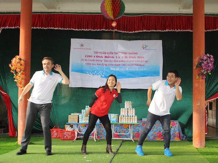 Trẻ mầm non xã Song An (tỉnh Thái Bình) được hướng dẫn cách vận động hợp lý Trẻ mầm non xã Song An (tỉnh Thái Bình) được hướng dẫn cách vận động hợp lý