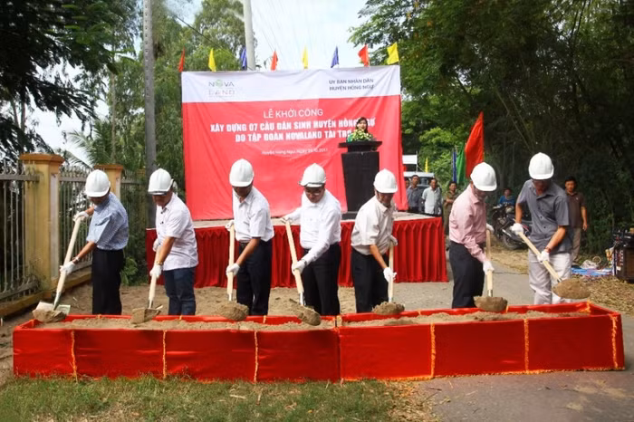 Đại diện chính quyền địa phương, Tập đoàn Novaland và đơn vị thi công tham gia Lễ khởi công