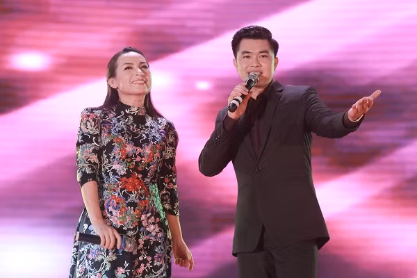 Nữ ca sĩ “Bông điên điển” cũng góp mặt trong chương trình này