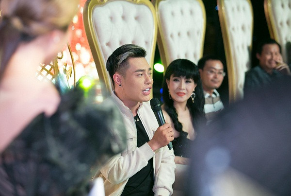 Hội đồng bình luận và các thí sinh chia sẻ cảm nhận về chương trình Hội đồng bình luận và các thí sinh chia sẻ cảm nhận về chương trình