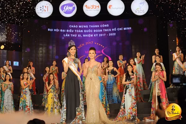 Phạm Thị Thu Hà - tân Hoa khôi sinh viên Việt Nam 2017.