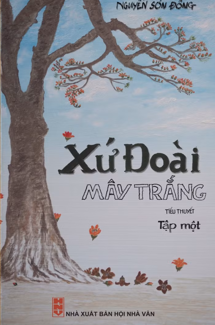 Bìa cuốn sách "Xứ Đoài Mây Trắng" của Nguyễn Sơn Đỗng