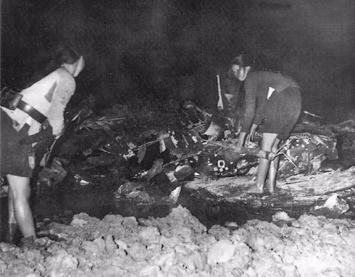 Xác máy bay thứ 2500 của Mỹ bị bắn rơi trên bầu trời Hà Nội. Ảnh: Lương Nghĩa Dũng/TTXVN