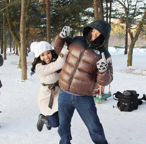 Hình ảnh trong MV và nghịch ngợm ở hậu trường của Trà Ngọc Hằng.