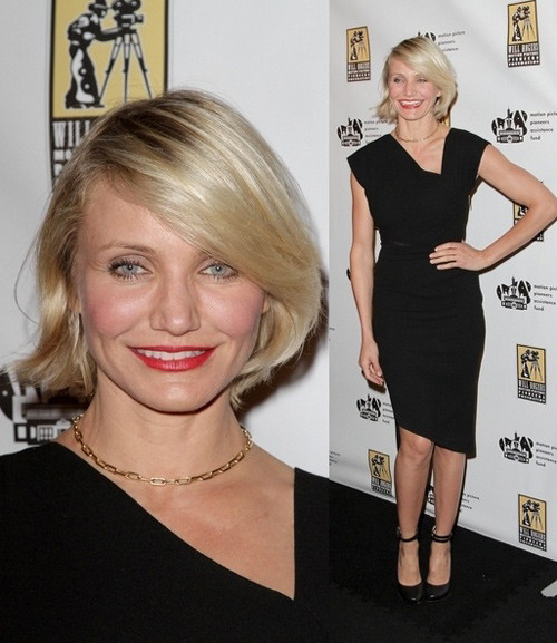 Cameron Diaz cũng rất khéo léo trong phần lựa chọn trang phục cho vóc dáng có phần thô và hơi đàn ông của mình